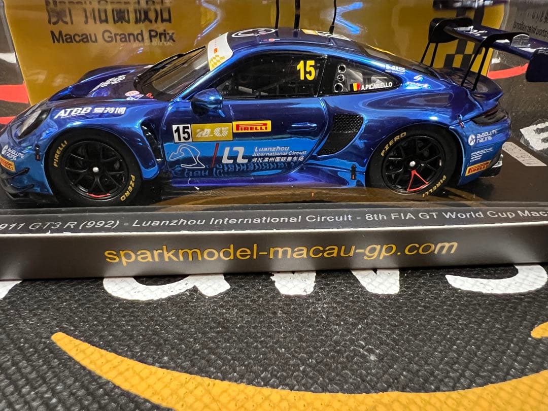 ミニカー Spark 1/43 Porsche 911GT3R 992 Macau #15