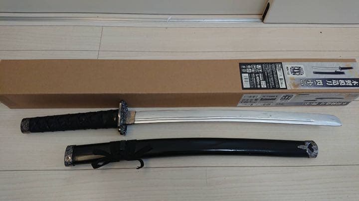 コスプレ武器　模造刀 大、小セット&飾り棚付き