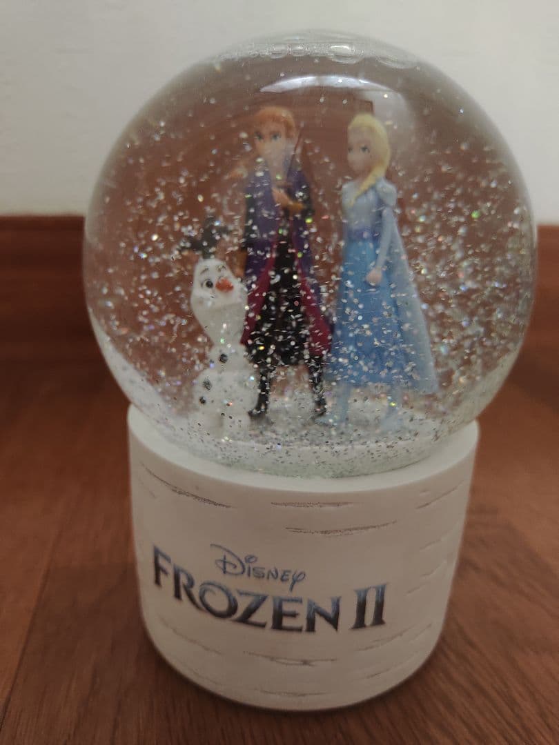 ◆アナと雪の女王　２　アナ　エルサ　オラフ　スノーグローブ　ディズニー