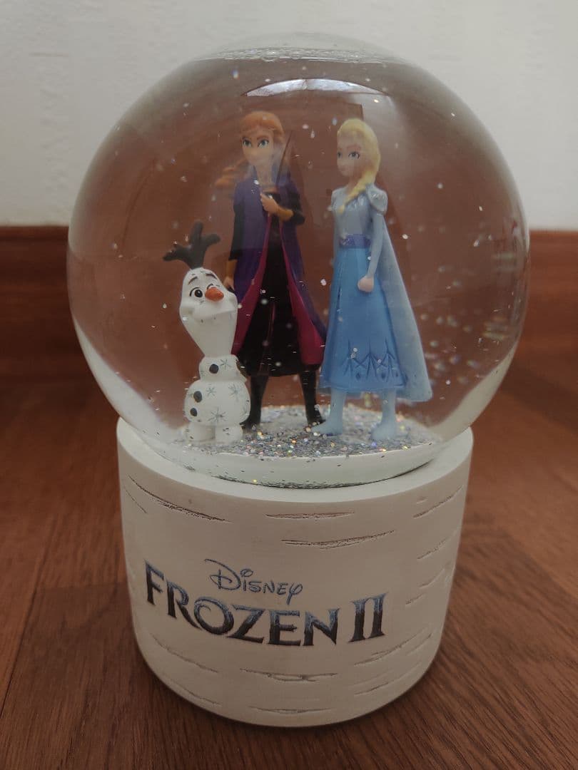 ◆アナと雪の女王　２　アナ　エルサ　オラフ　スノーグローブ　ディズニー