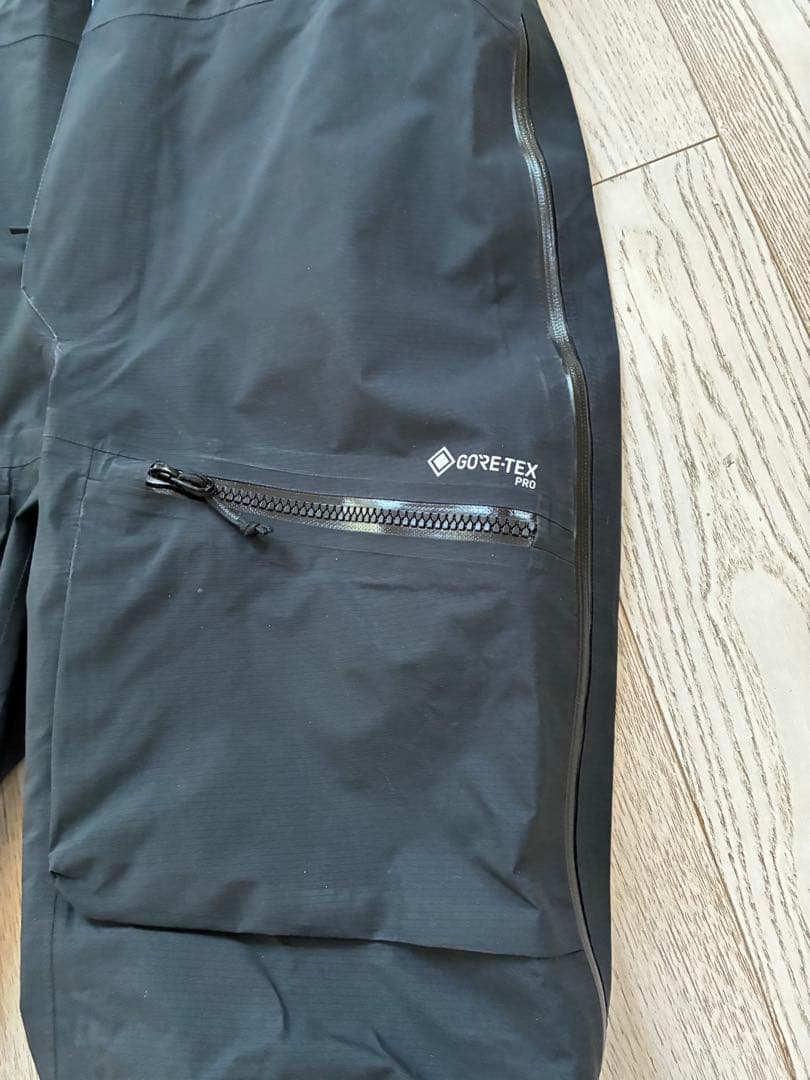 専用 HAGLOFS ホグロフス Vassi GTX Pro Bib パンツ