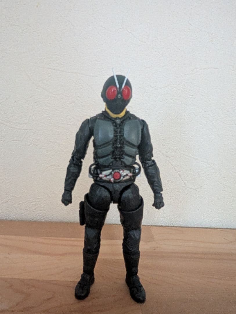 shフィギュアーツ　大量発生型相変異バッタオーグ