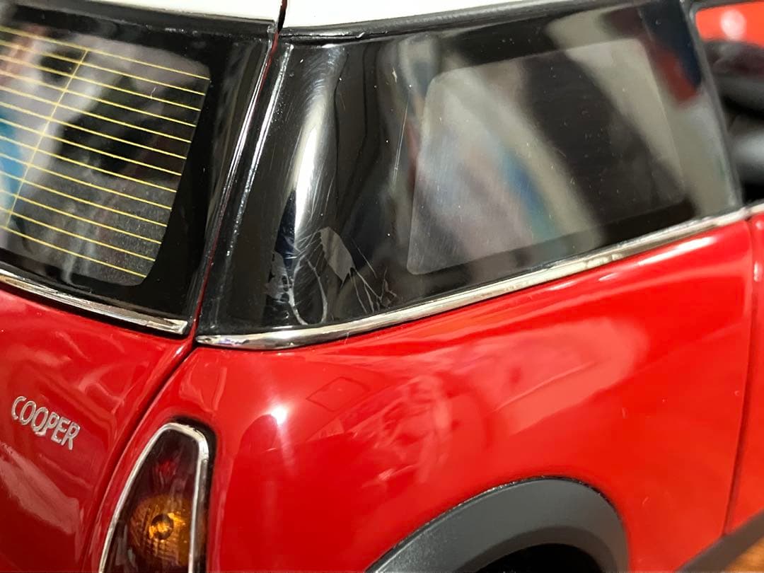 オートアート  MINI COOPER RED AUTOart 1/18