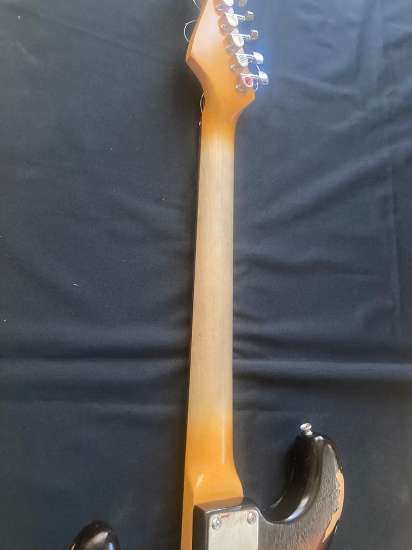 早い者勝ち　#13ストラトキャスタータイプ　ニトロセルロースラッカー塗装