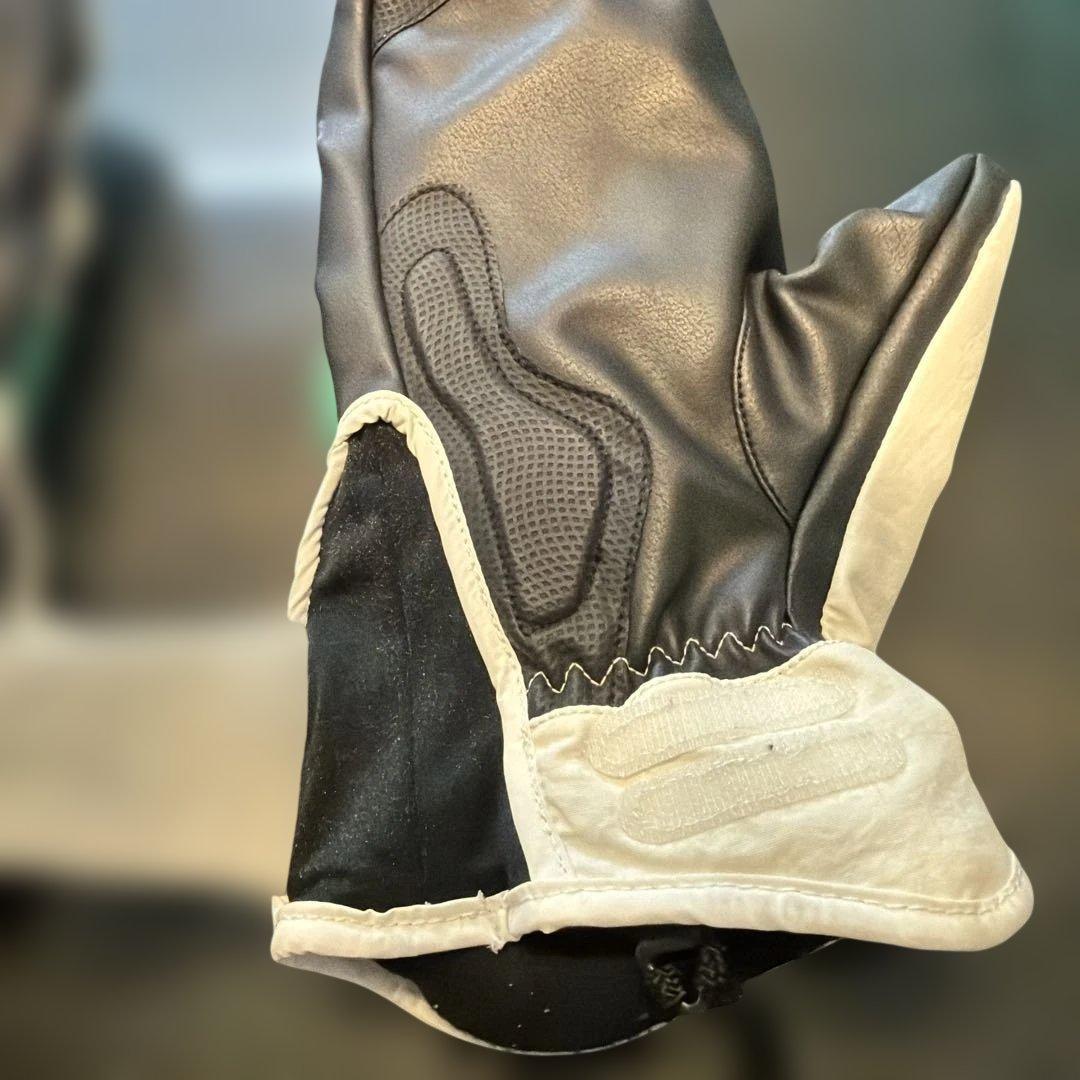 ASHRAM アシュラム　スノーボードグローブ　ゴアテックス LOGO