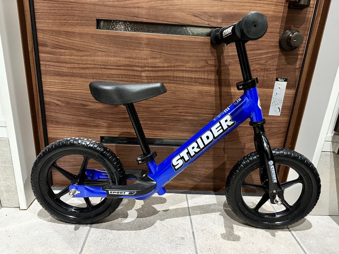 STRIDER ストライダー　バランスバイク 青 12インチ 未使用