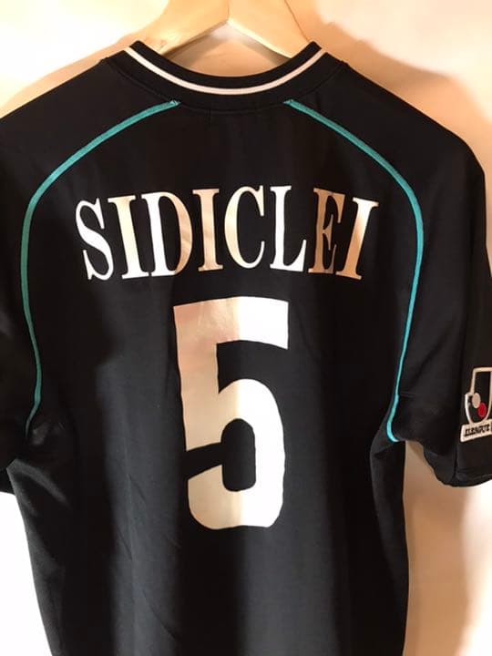 正規品asics ヴィッセル神戸「5」シジクレイ・デ・ソウザ 半袖Oユニフォーム