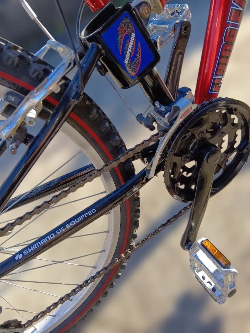 マウンテンバイク26インチ 赤