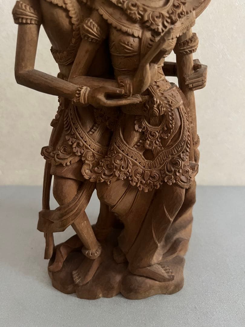 バリ島　木彫　白檀？