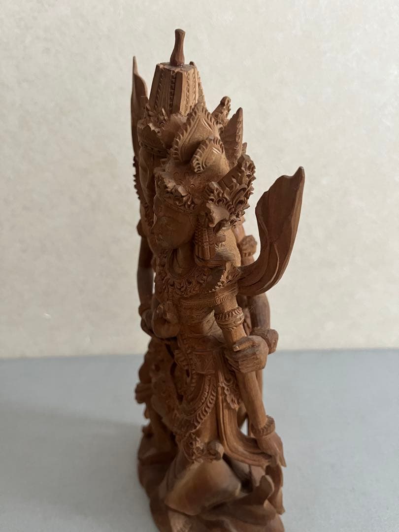 バリ島　木彫　白檀？