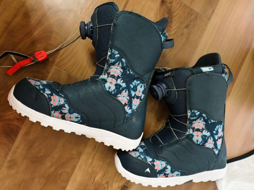 BURTON MINT BOA 24.0cm 女性用スノーボードブーツ