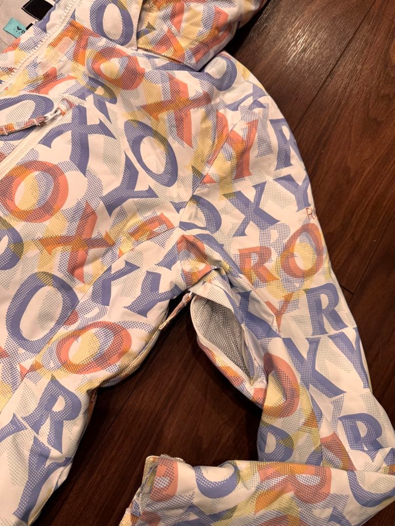 すぐに発送可能【ほぼ新品】ROXY ジャケット Lサイズ&パンツ XLサイズ