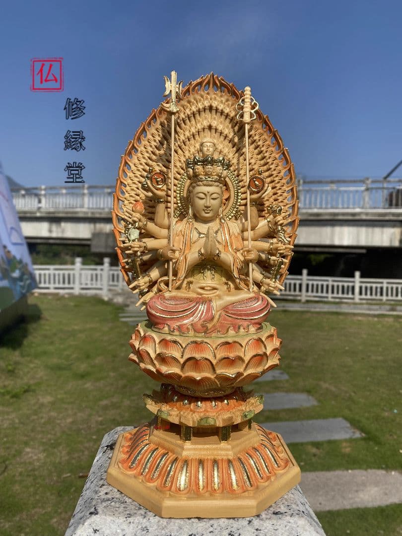 【修縁堂】一刀彫　千手観音仏像 精密彫刻　木彫仏教 彩金 彩繪