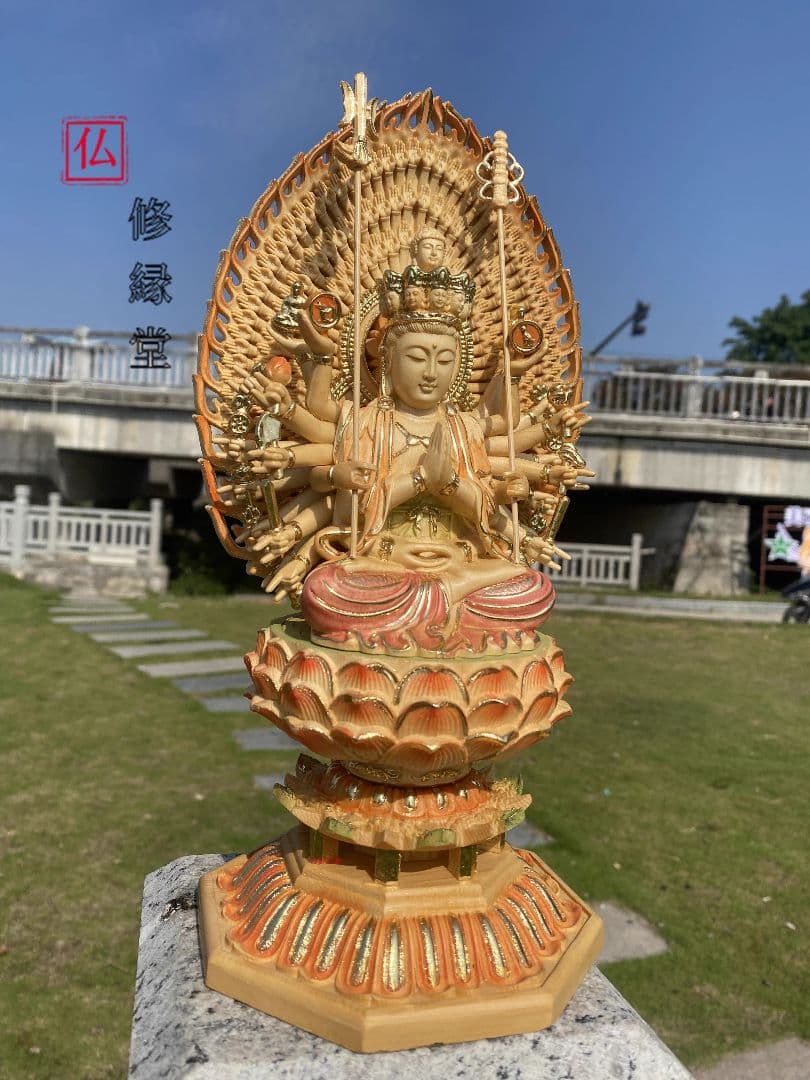 【修縁堂】一刀彫　千手観音仏像 精密彫刻　木彫仏教 彩金 彩繪