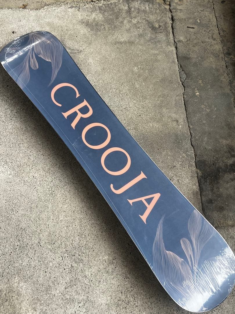 25-26 Crooja hornet 142 グラトリボード