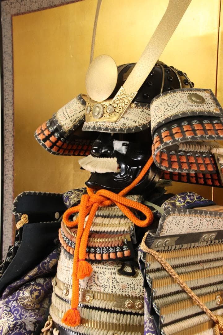 甲冑　具足　黒胴当世素掛 緋縅　鎧櫃付き　等身大　現代鎧　兜　武具　EE002