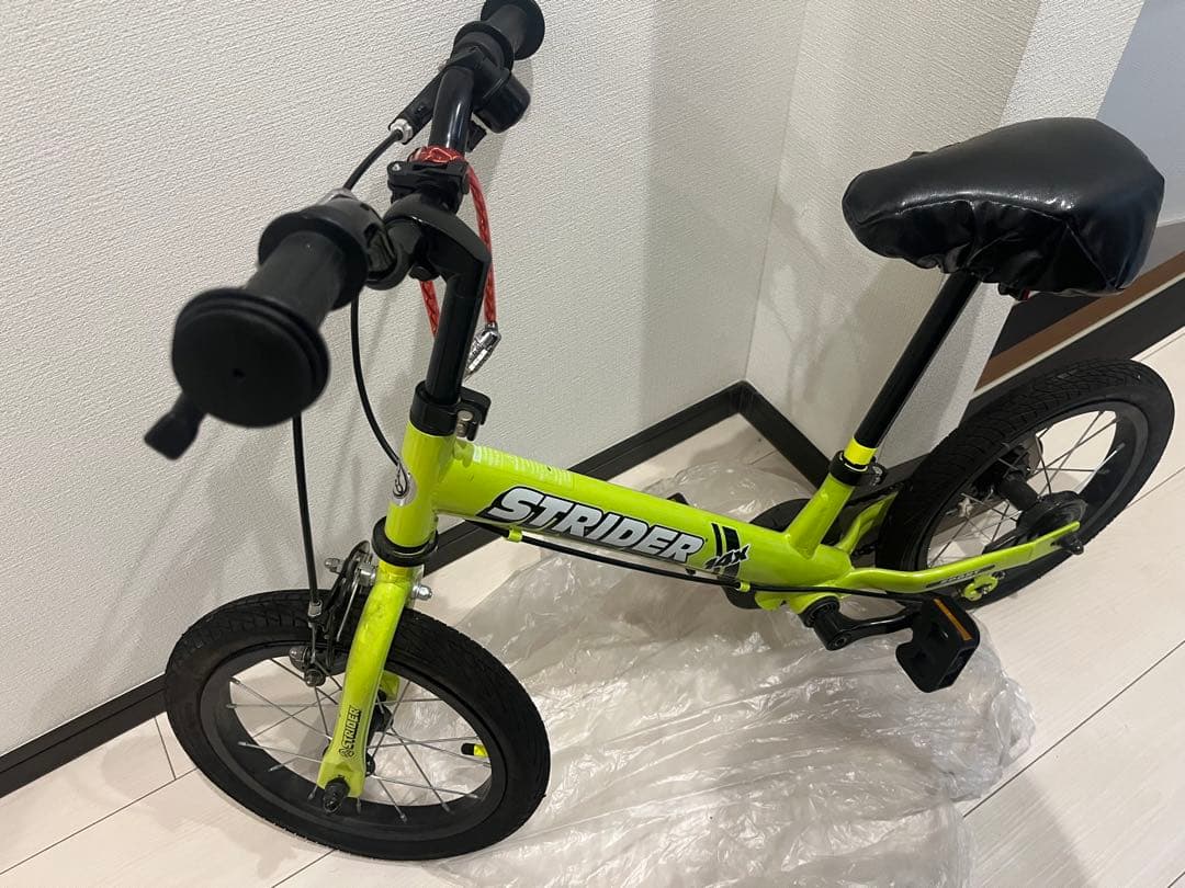 C*t様 ストライダー14X ライムグリーン、ペダル取り外し可、ハンドルとサドル