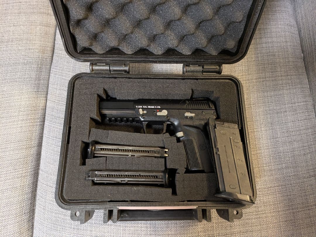 【ハードケース付】東京マルイ　ガスブローバック ファイブセブン