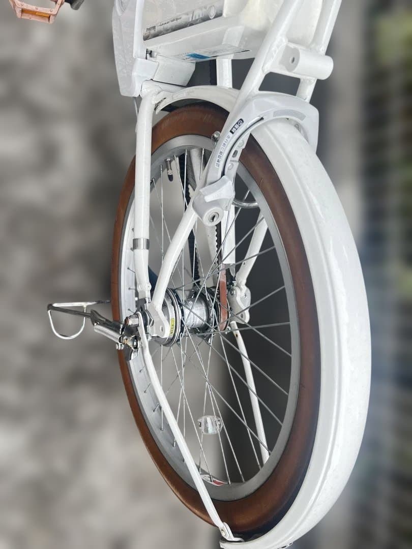 電動アシスト自転車 イルミオ（ホワイトモデル E.XBKホワイト　限定