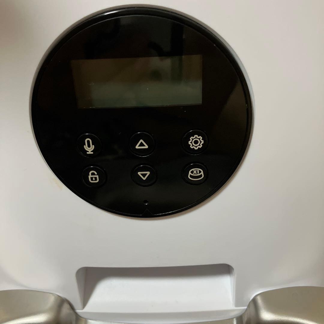 猫の自動餌やり器