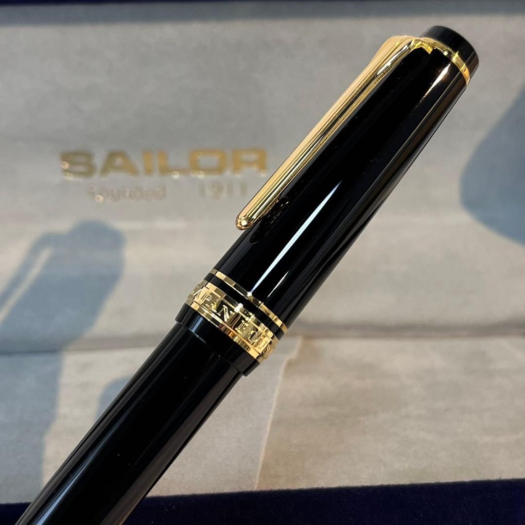 未使用✨Sailor 万年筆 黒色 金ペン先　14K 585