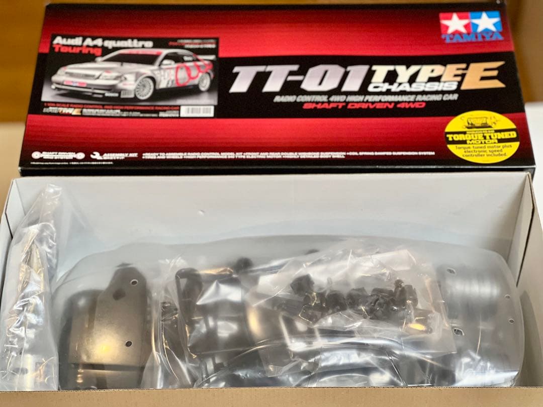 タミヤ1/10 アウディ A4 クワトロ ツーリング（ TT-01TYPE-E）