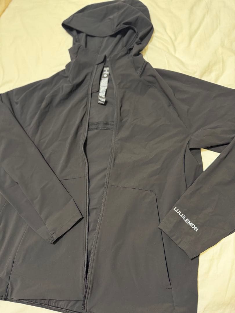 Lululemon フード付きグレーアウター