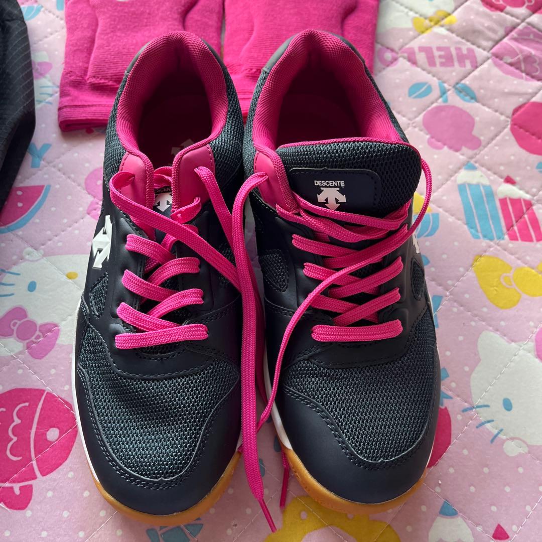 バレーボールシューズとサポーターセット