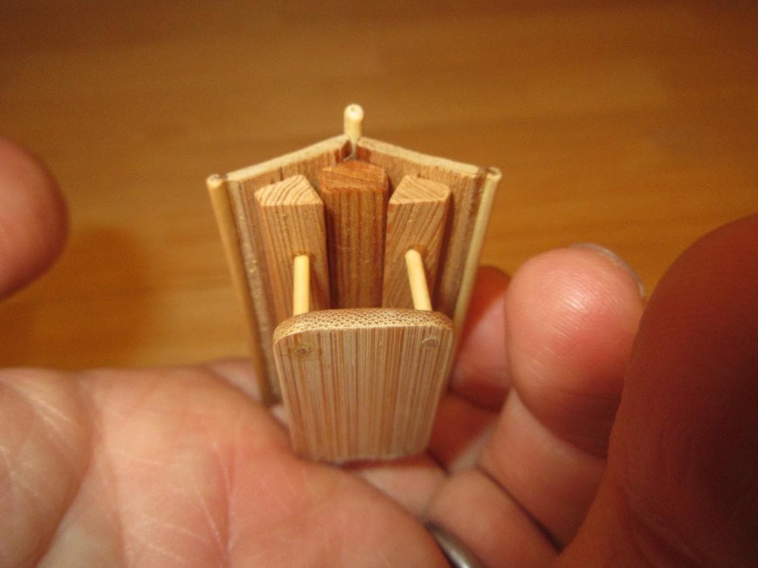 送料込【逢絢亭】茶道具 香合 屋形船香合 屋久杉材 谷村弥三郎 共箱入り