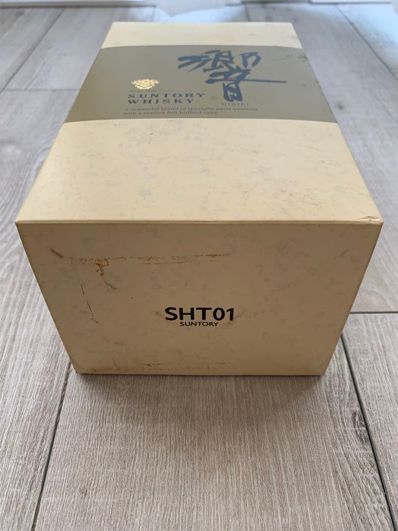 響　サントリー　金ラベル　ウィスキー　ギフト限定品