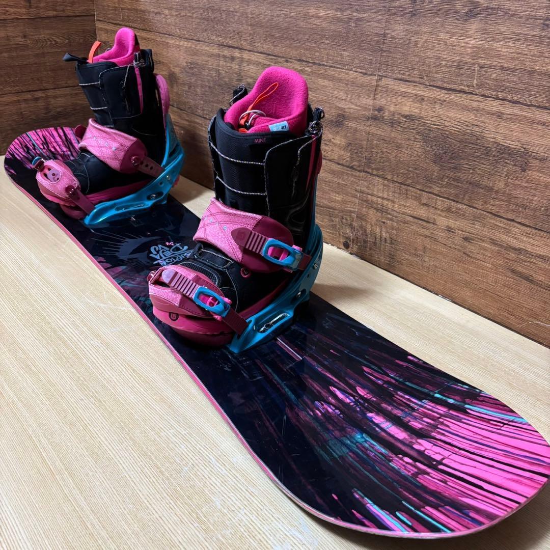 美品　BURTON バートン　フライングＶ　レディース　スノーボード4点　138