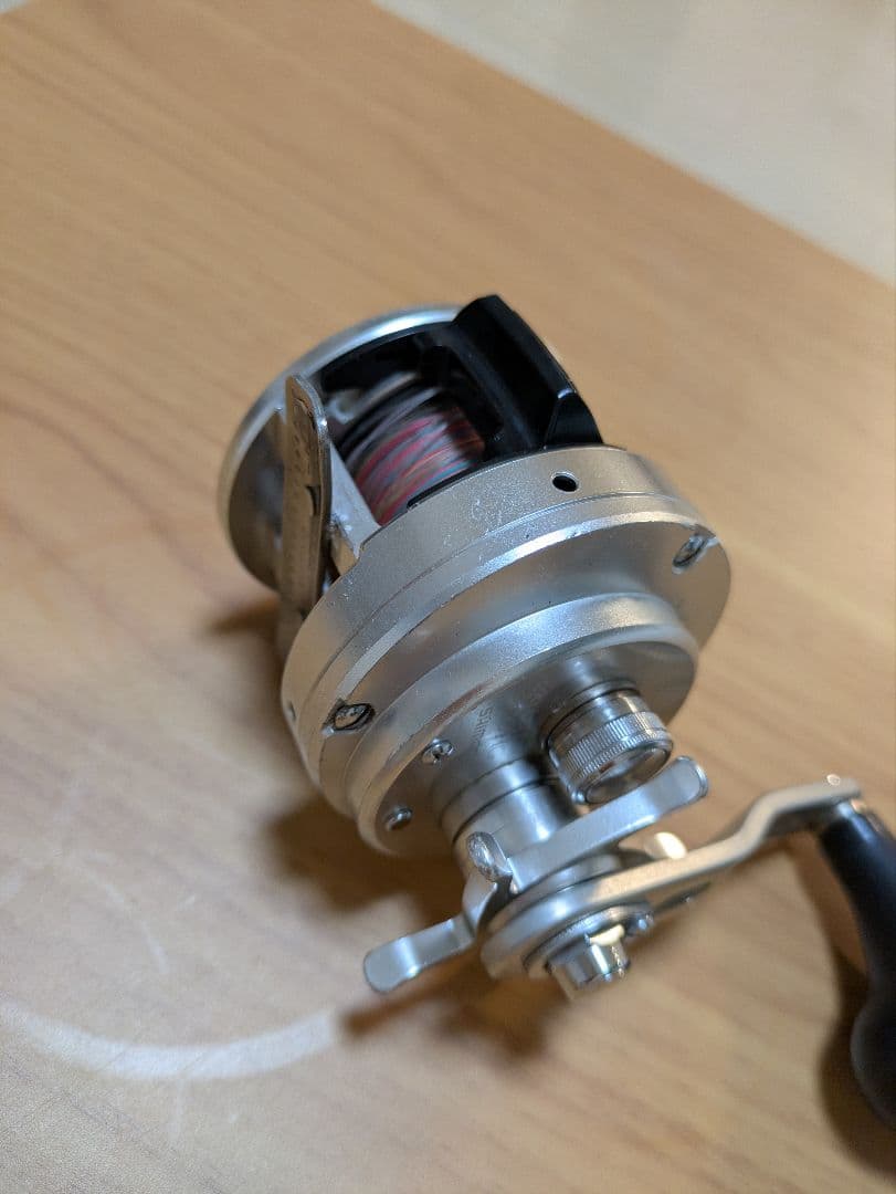 シマノ　オシアカルカッタ 300HG ベイトリール　右巻き