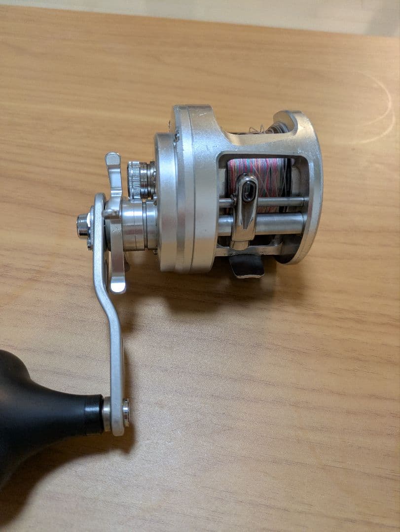 シマノ　オシアカルカッタ 300HG ベイトリール　右巻き