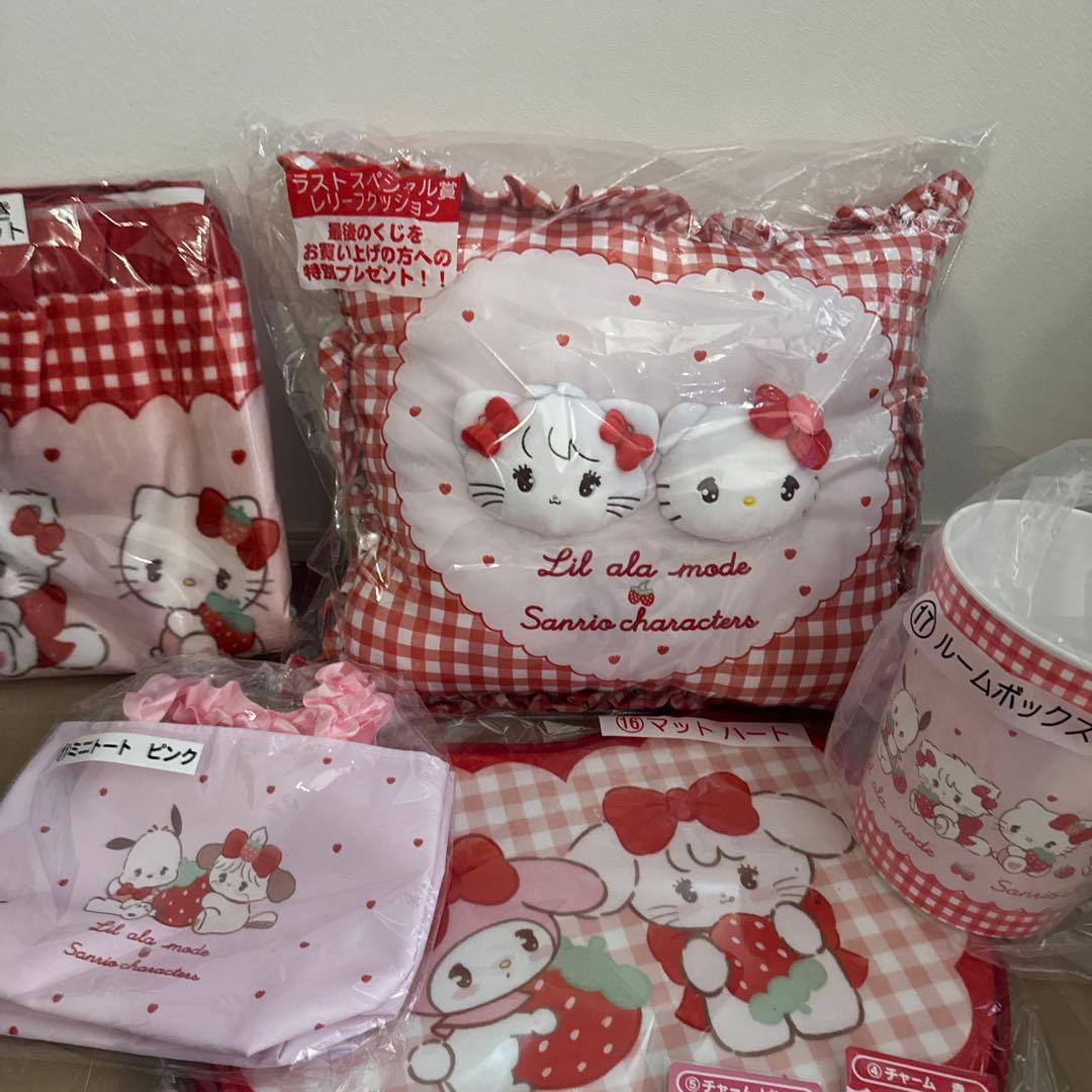 Lil ala mode×サンリオ　当りくじ　ラストワンクッション8点