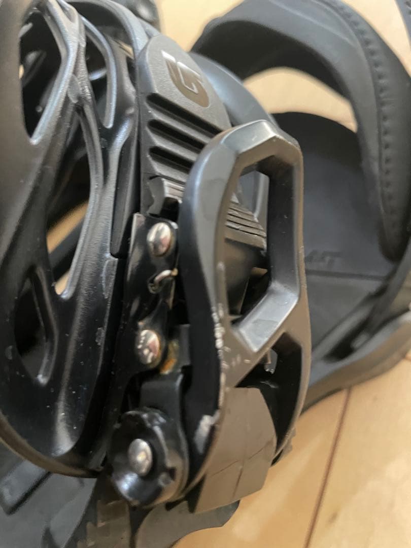 BURTON CARTELビンディング