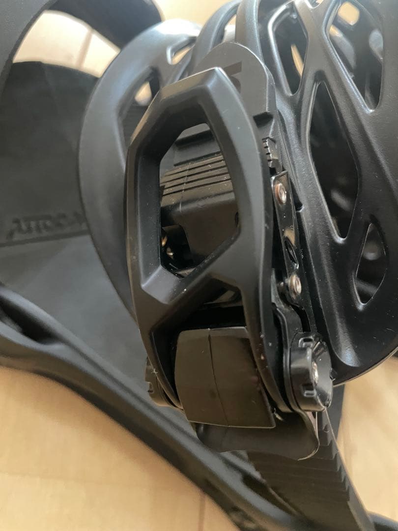 BURTON CARTELビンディング