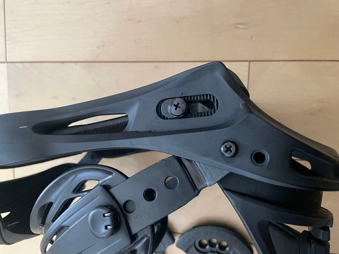 BURTON CARTELビンディング