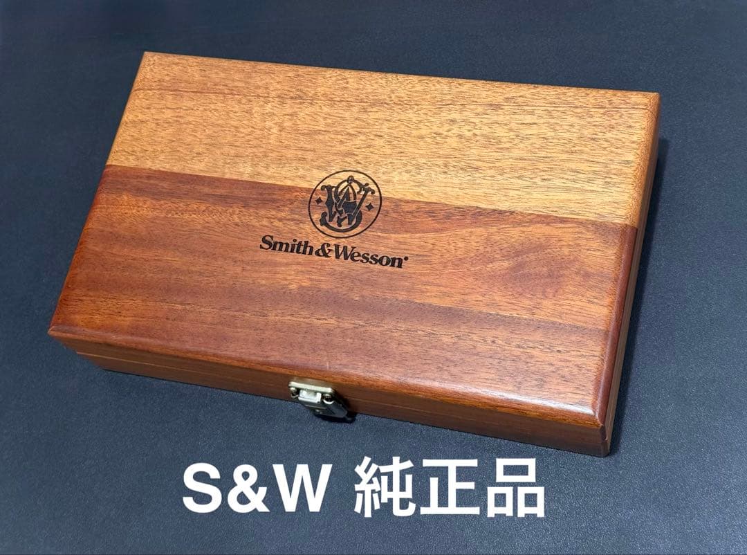 S&W社純正品 木製高級プレゼンテーションケース 実物