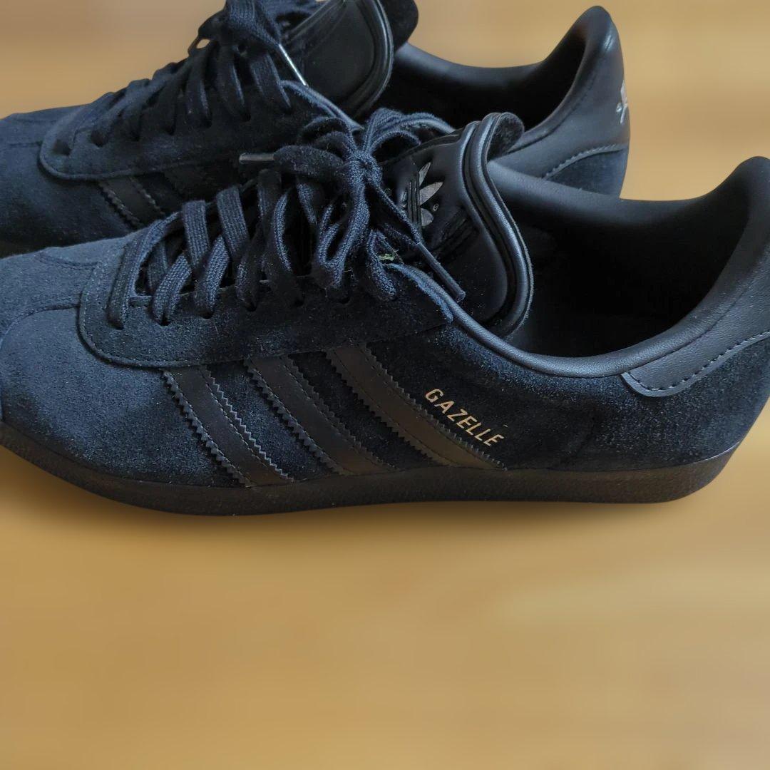adidas Gazelle ブラック スニーカー　オールブラックス　ガゼル