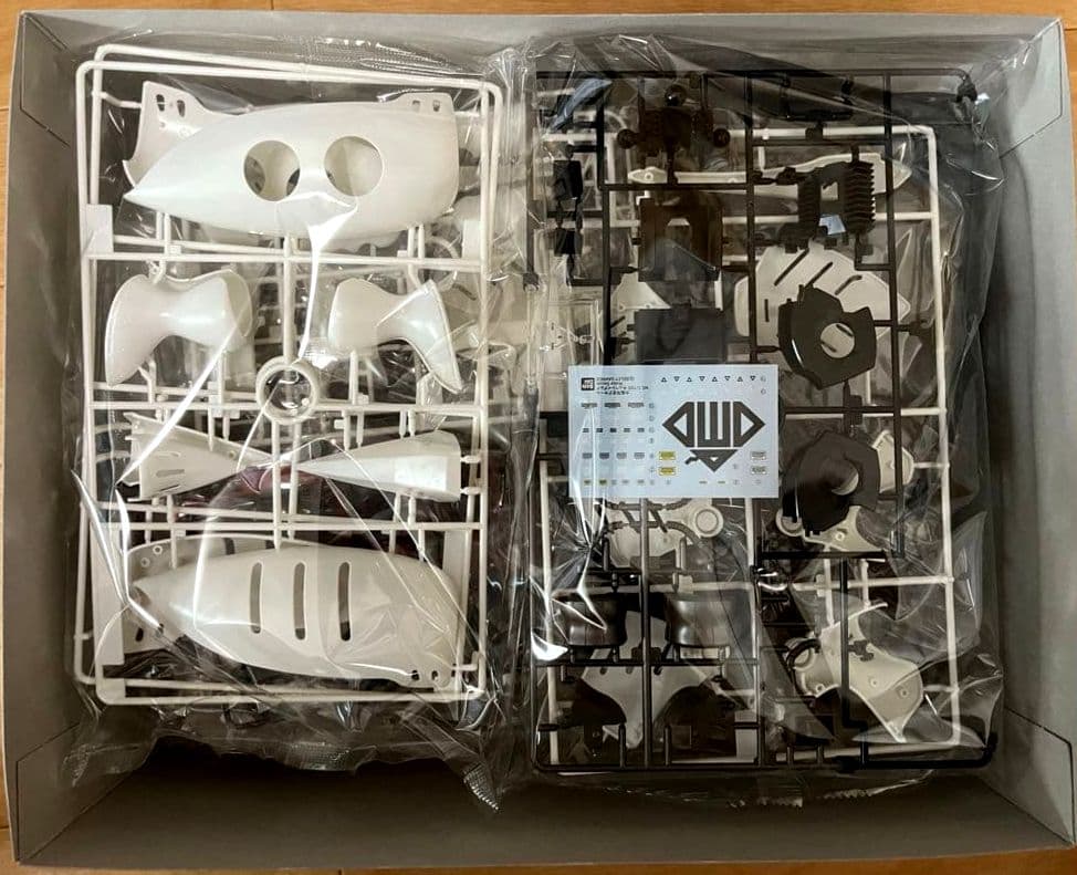 新品　MG 1/100 キュベレイダムド　ガンダム　ガンプラ