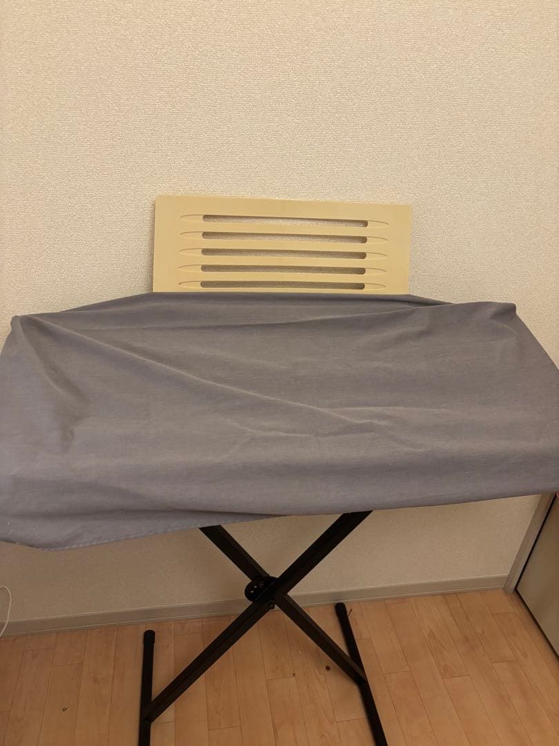 [引き取り限定]状態良　電子キーボード 61鍵盤 ホワイト　スタンド、カバー付き