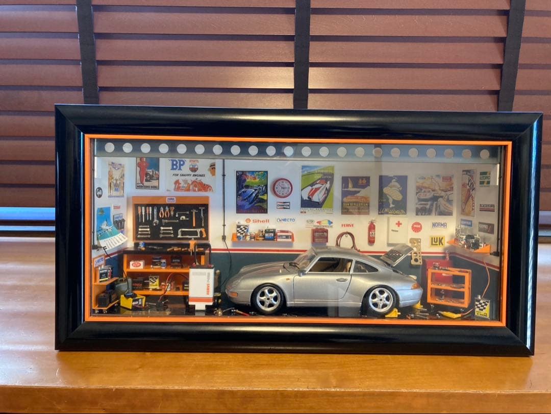 1／18サイズ　ガレージジオラマ