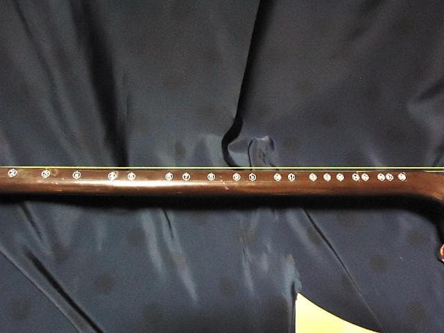 三味線本体 ケースなし　バチ付き　胴のやぶれ無し