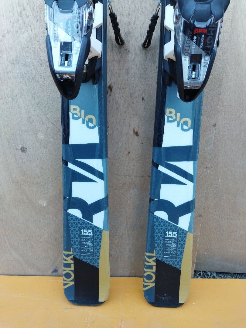 れおぱぱ　VOLKL TIP ROCKER ゴールド/黒155 スキー 板