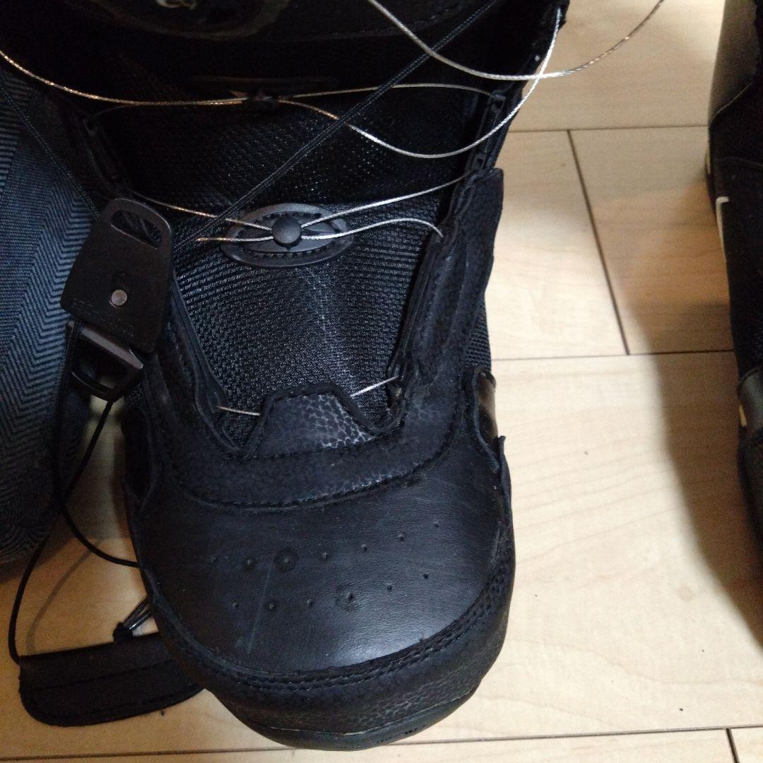 BURTONスノーボード板セット、Rideブーツ、BURTONウェア。