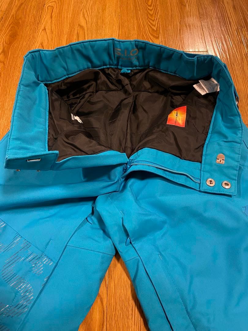 デサント スキーウェア上下 S（グローブ、インナー2枚、ネックウォーマーおまけ）