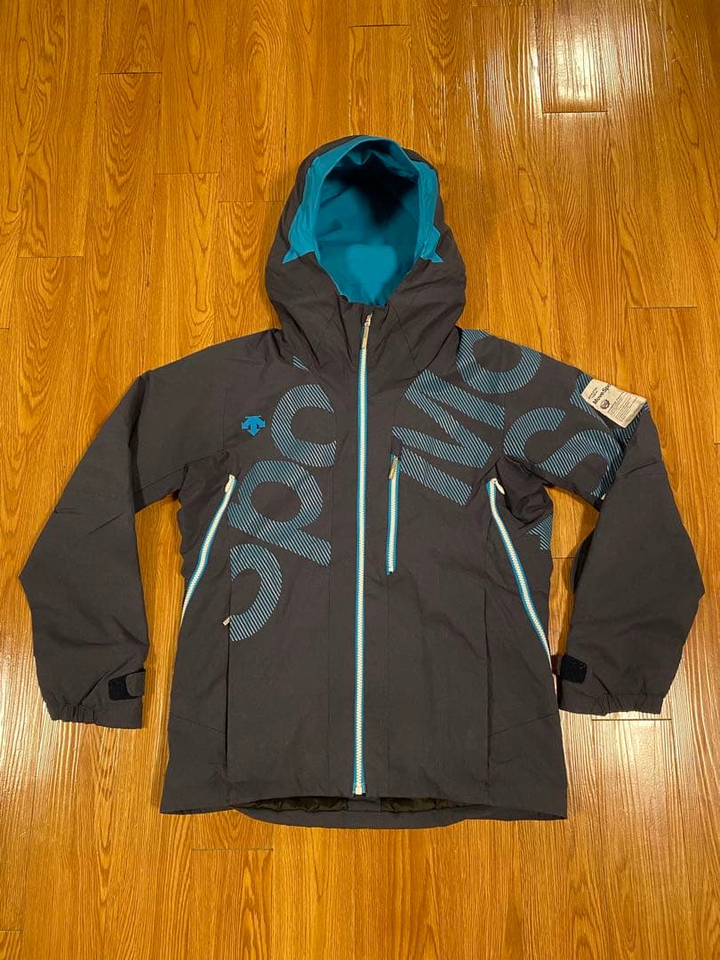 デサント スキーウェア上下 S（グローブ、インナー2枚、ネックウォーマーおまけ）