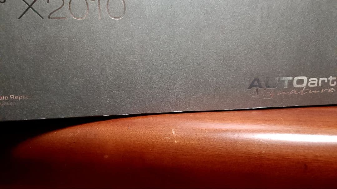 ミニカー AUTOart 1/18 RedBull X2010 signature