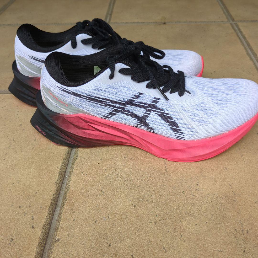 asics NOVABLAST3 スニーカー　26センチ　中敷き付
