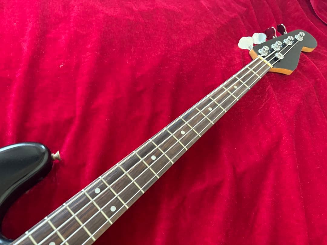 ジャズベース　マルチレイヤーカラー　ラッカーフィニッシュ